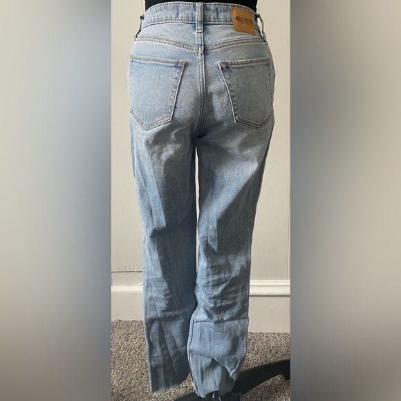 Hollister Jeans - Picture 2 of 3